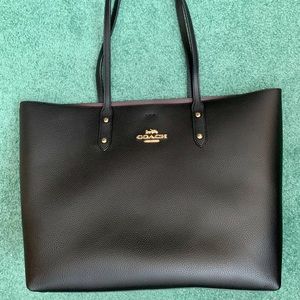 Coach Town Tote in Black
